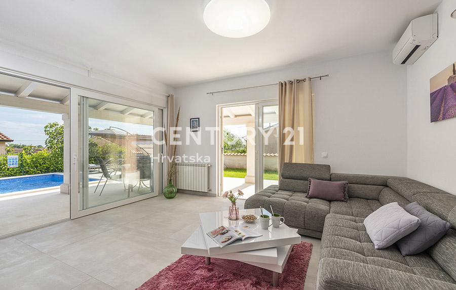 POREČ, VENDESI CASA PIANO TERRA CON PISCINA