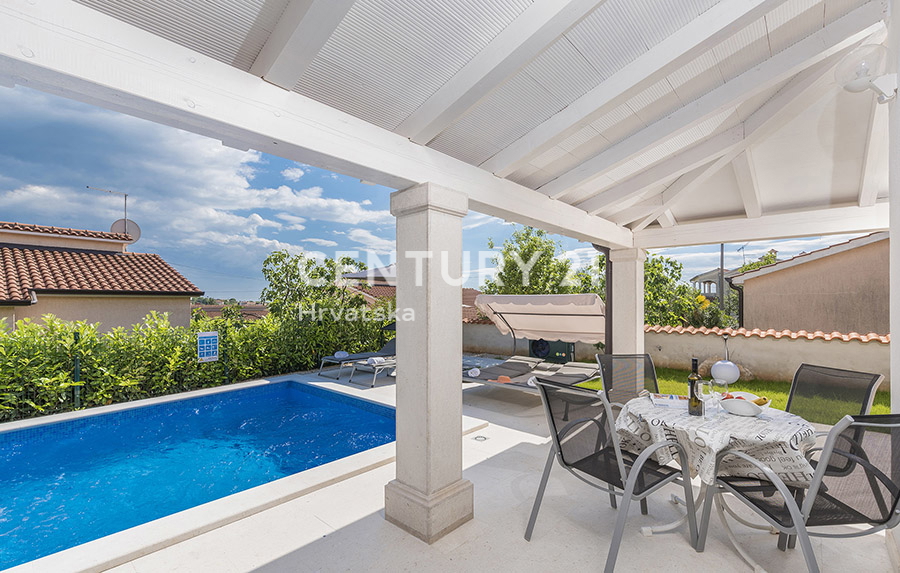 POREČ, VENDESI CASA PIANO TERRA CON PISCINA