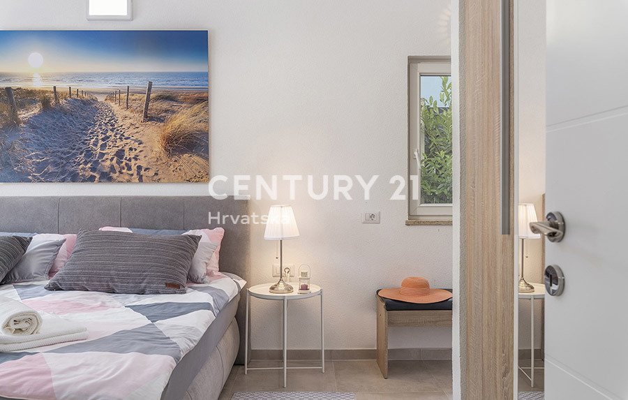 POREČ, VENDESI CASA PIANO TERRA CON PISCINA