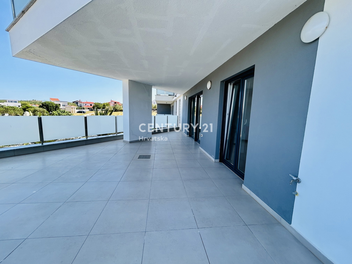 BANJOLE, VOLME, ESCLUSIVA DELL'AGENZIA, APPARTAMENTO A SOLI 200 METRI DAL MARE E DALLA SPIAGGIA CON VISTA MARE