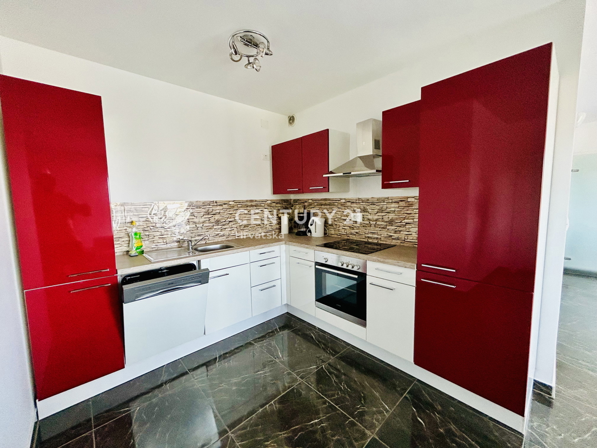 BANJOLE, VOLME, ESCLUSIVA DELL'AGENZIA, APPARTAMENTO A SOLI 200 METRI DAL MARE E DALLA SPIAGGIA CON VISTA MARE