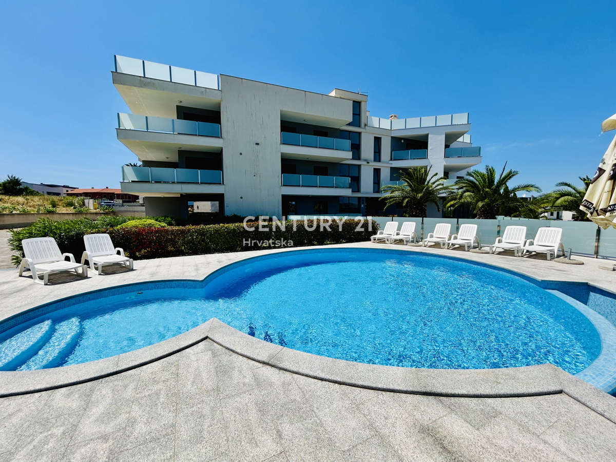 BANJOLE, VOLME, ESCLUSIVA DELL'AGENZIA, APPARTAMENTO A SOLI 200 METRI DAL MARE E DALLA SPIAGGIA CON VISTA MARE