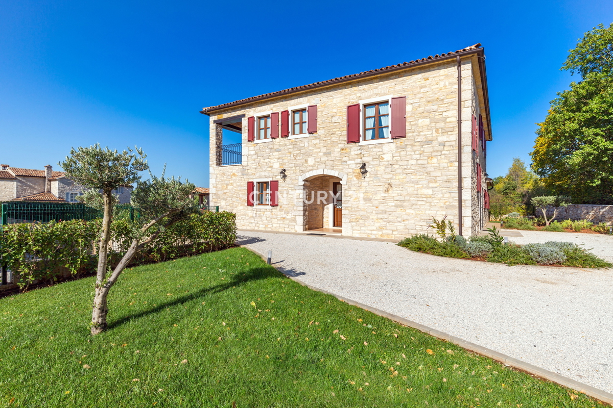 TINJAN, VILLA CON PISCINA IN STILE TRADIZIONALE