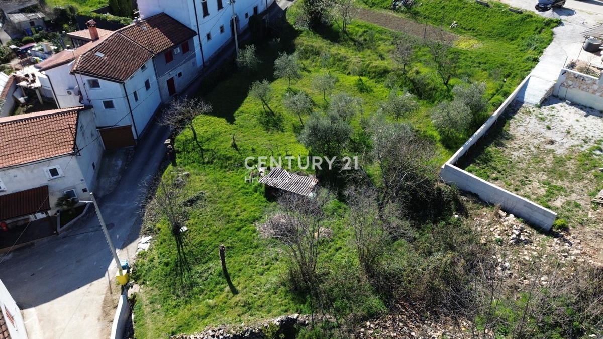 VIŽINADA, VENDITA TERRENO EDIFICABILE CON VISTA SU MOTOVUN