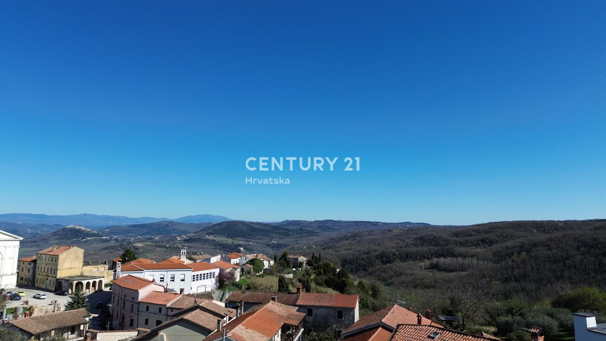 VIŽINADA, VENDITA TERRENO EDIFICABILE CON VISTA SU MOTOVUN