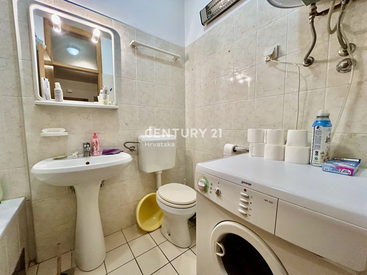 UMAG, CENTRO, APPARTAMENTO CON MOLTO POTENZIALE IN OTTIMA POSIZIONE