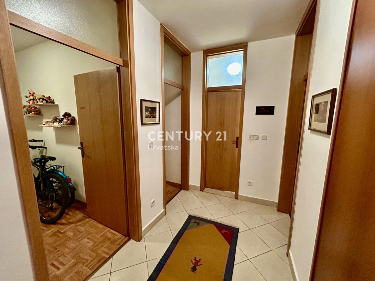 UMAG, CENTRO, APPARTAMENTO CON MOLTO POTENZIALE IN OTTIMA POSIZIONE