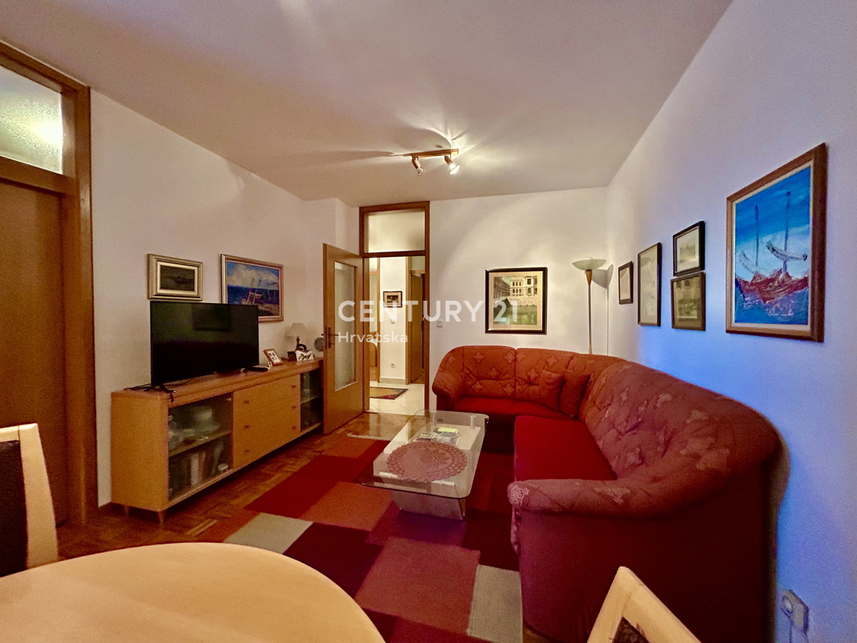 UMAG, CENTRO, APPARTAMENTO CON MOLTO POTENZIALE IN OTTIMA POSIZIONE