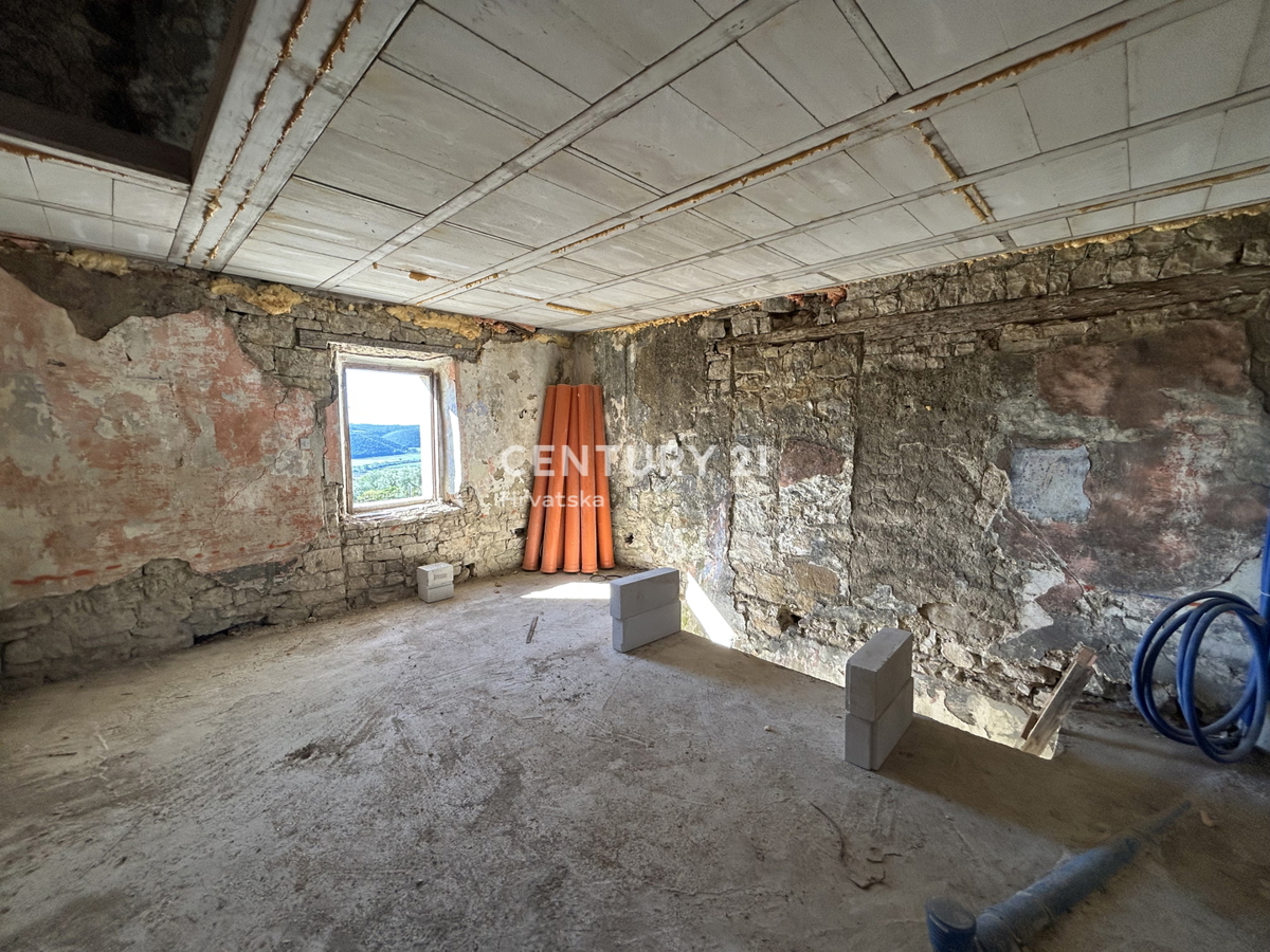 GROŽNJAN, DINTORNI, CASA IN PIETRA CON VISTA PANORAMICA