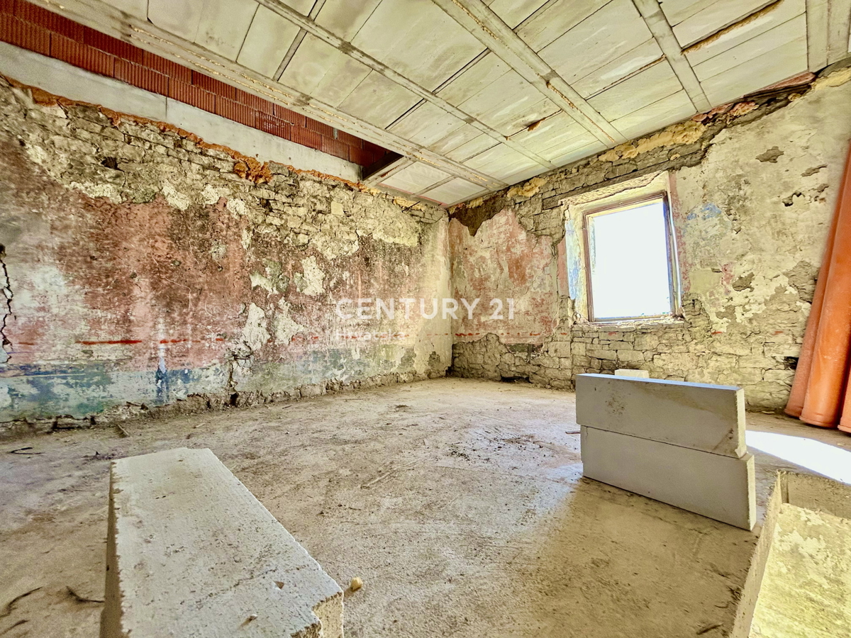 GROŽNJAN, DINTORNI, CASA IN PIETRA CON VISTA PANORAMICA