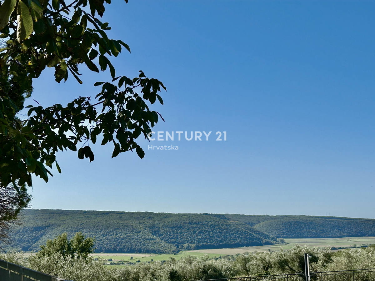 GROŽNJAN, DINTORNI, CASA IN PIETRA CON VISTA PANORAMICA