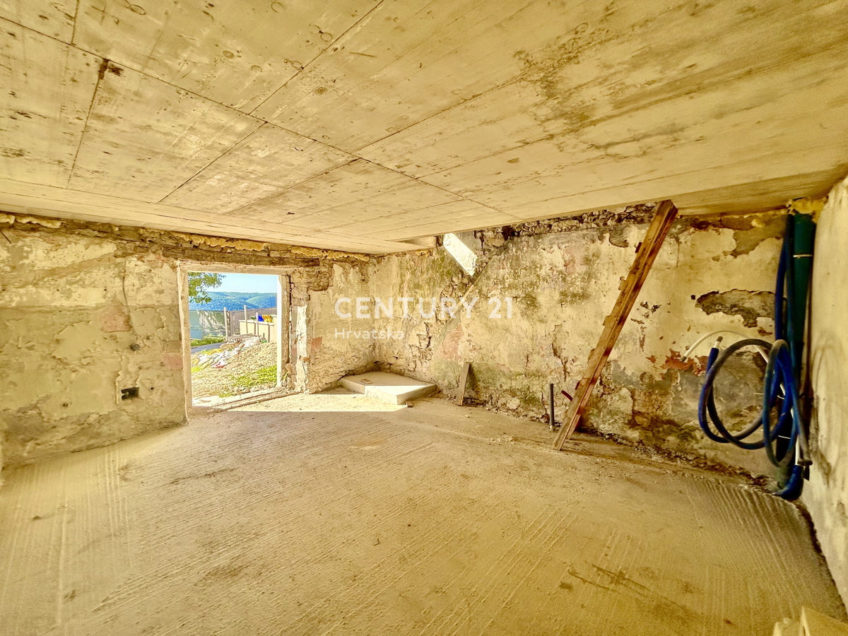 GROŽNJAN, DINTORNI, CASA IN PIETRA CON VISTA PANORAMICA