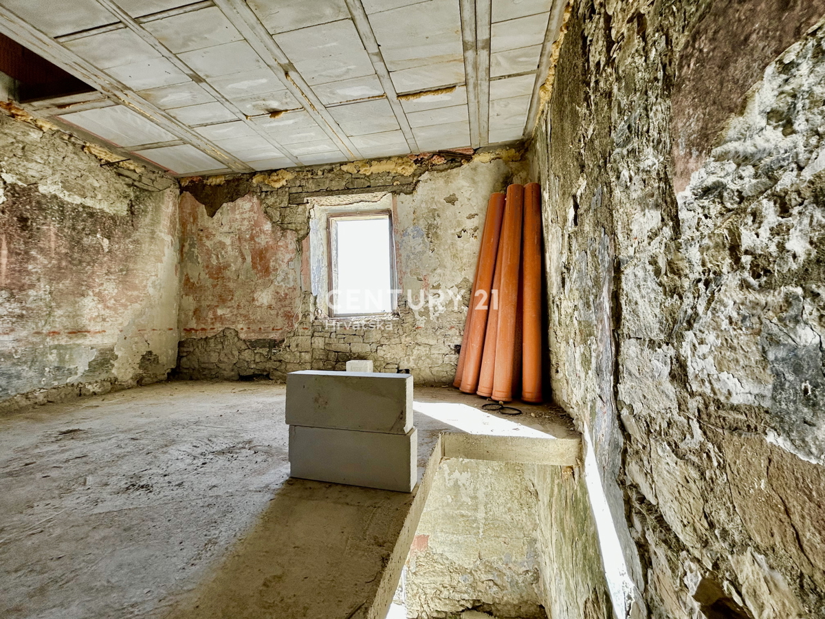 GROŽNJAN, DINTORNI, CASA IN PIETRA CON VISTA PANORAMICA