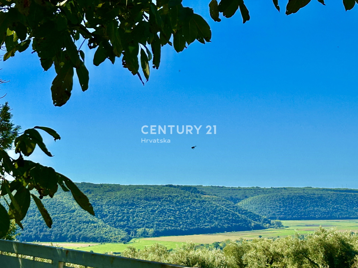 GROŽNJAN, DINTORNI, CASA IN PIETRA CON VISTA PANORAMICA