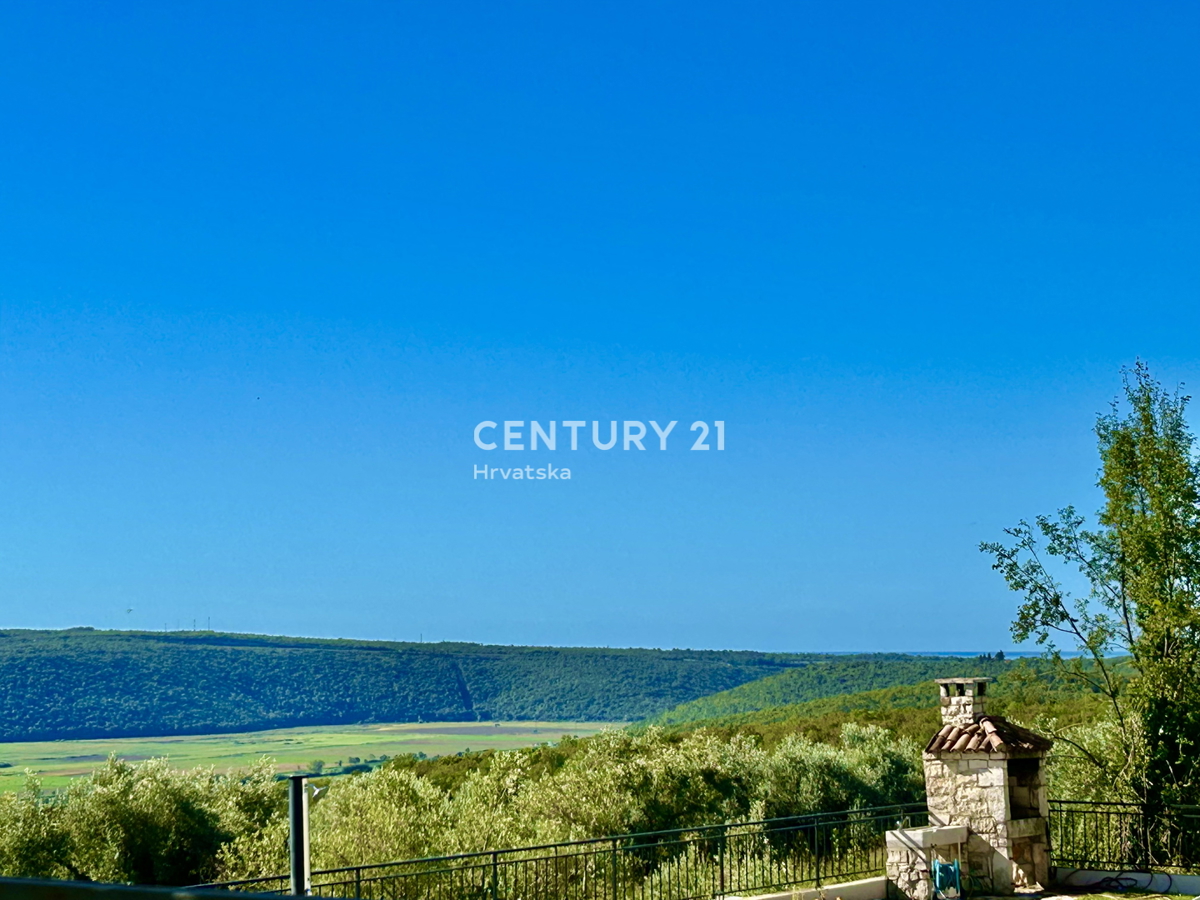 GROŽNJAN, DINTORNI, CASA IN PIETRA CON VISTA PANORAMICA