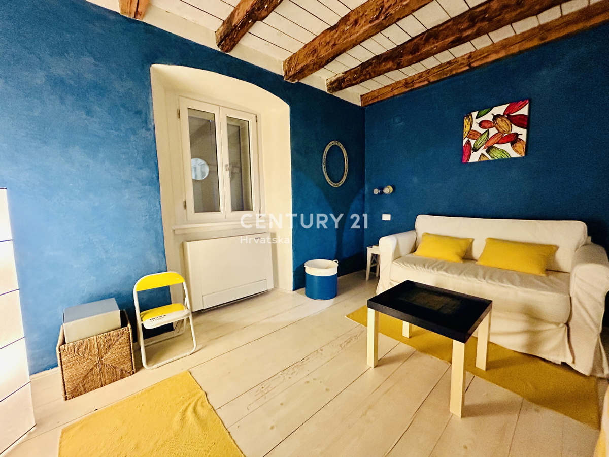 NOVIGRAD, DINTORNI, CASA IN PRIMA FILA SUL MARE