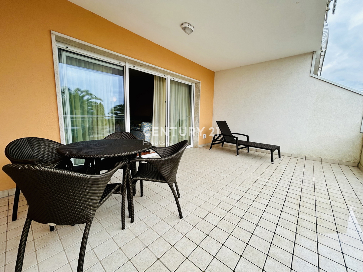 Umag, Crveni Vrh, Esclusiva Agenzia C21 Appartamento con vista mare