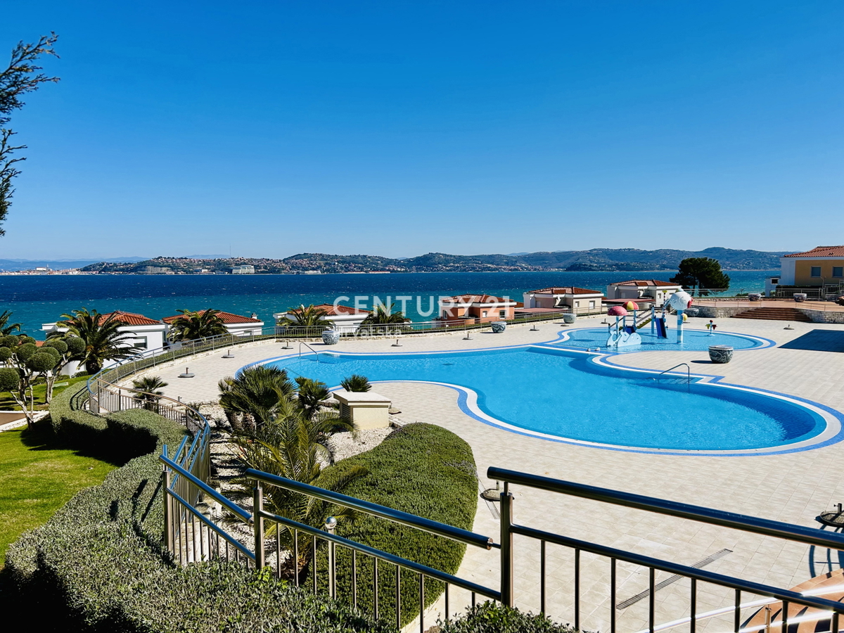 Umag, Crveni Vrh, Esclusiva Agenzia C21 Appartamento con vista mare