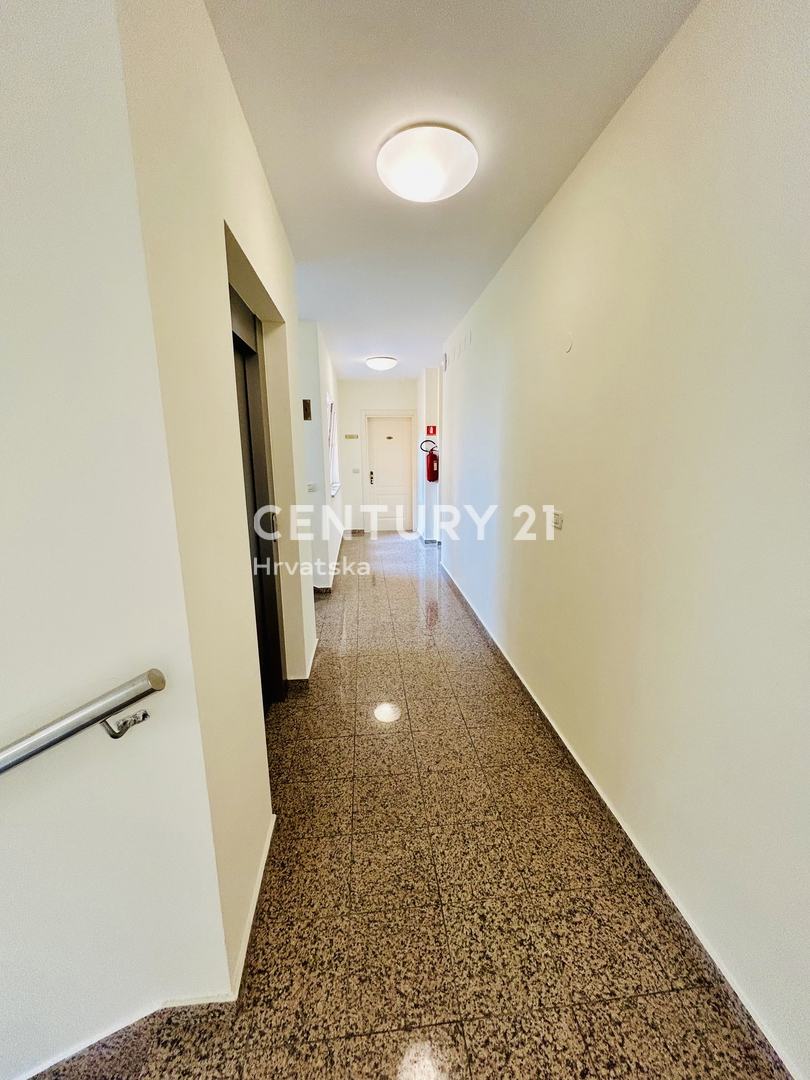 Umag, Crveni Vrh, Esclusiva Agenzia C21 Appartamento con vista mare