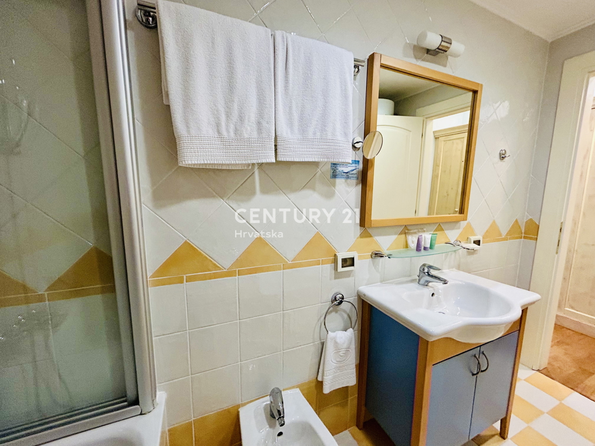 Umag, Crveni Vrh, Esclusiva Agenzia C21 Appartamento con vista mare