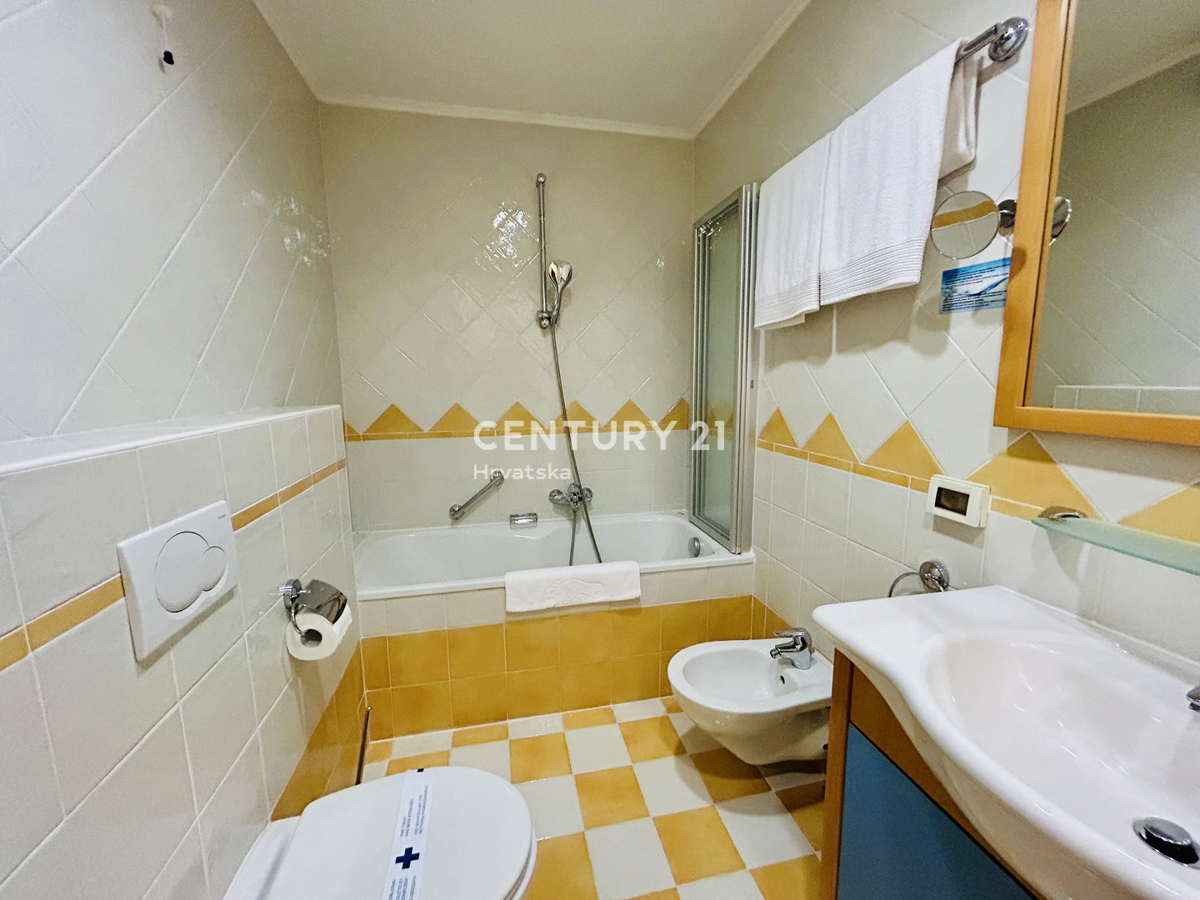 Umag, Crveni Vrh, Esclusiva Agenzia C21 Appartamento con vista mare