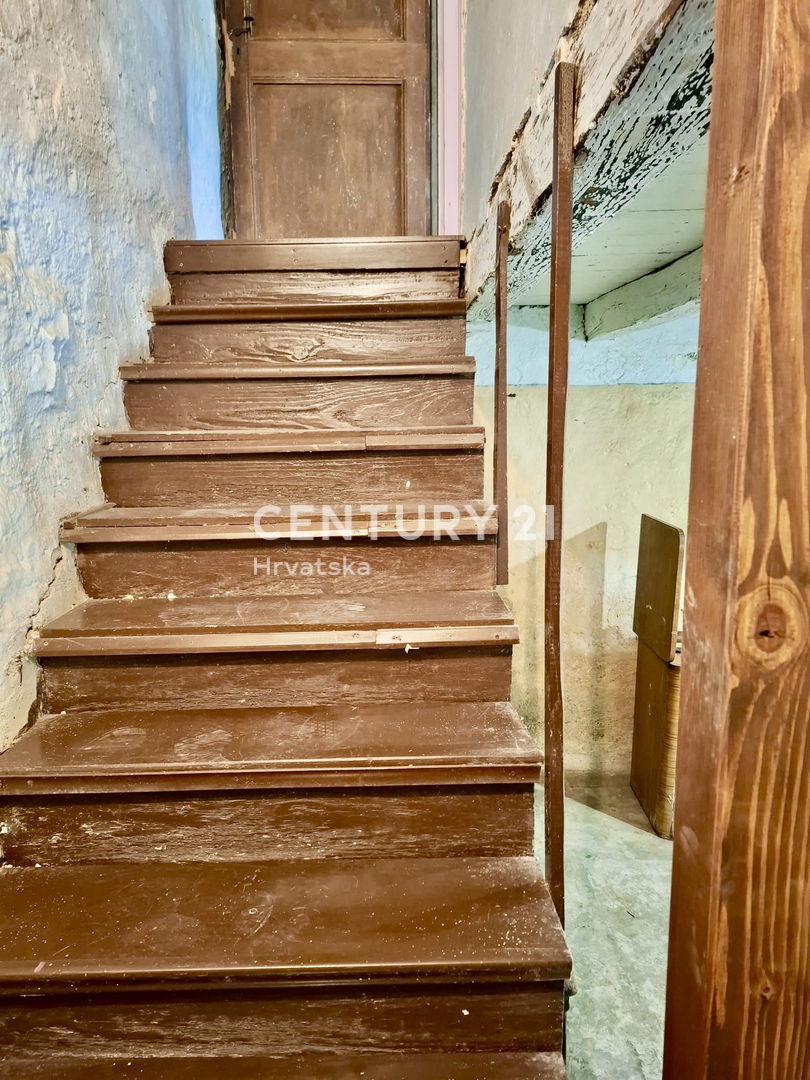 ĆIĆARIJA, BREST, CASA IN PIETRA ABITABILE CIRCONDATA DA NATURA INTACTA