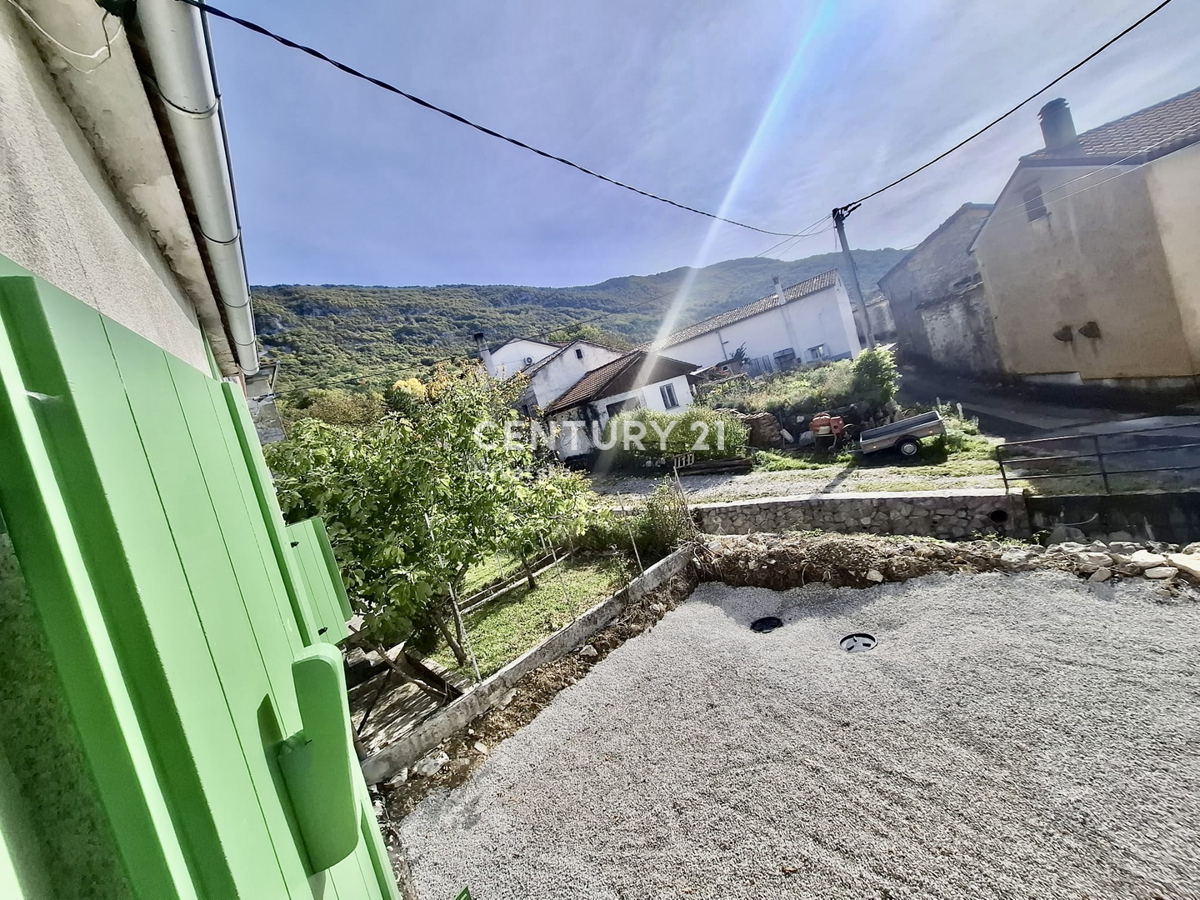 ĆIĆARIJA, BREST, CASA IN PIETRA ABITABILE CIRCONDATA DA NATURA INTACTA