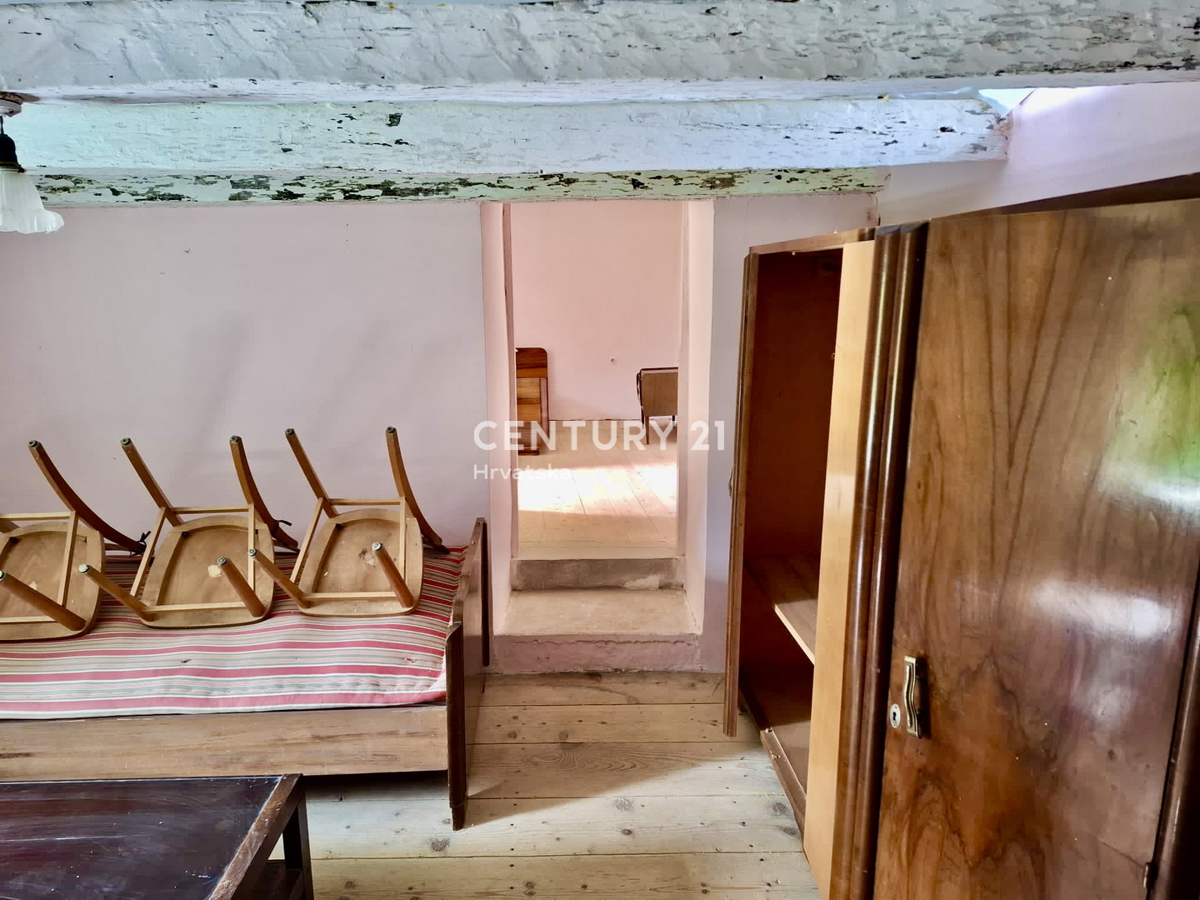 ĆIĆARIJA, BREST, CASA IN PIETRA ABITABILE CIRCONDATA DA NATURA INTACTA