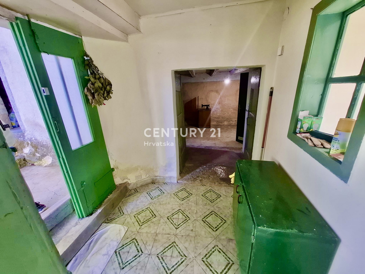 ĆIĆARIJA, BREST, CASA IN PIETRA ABITABILE CIRCONDATA DA NATURA INTACTA