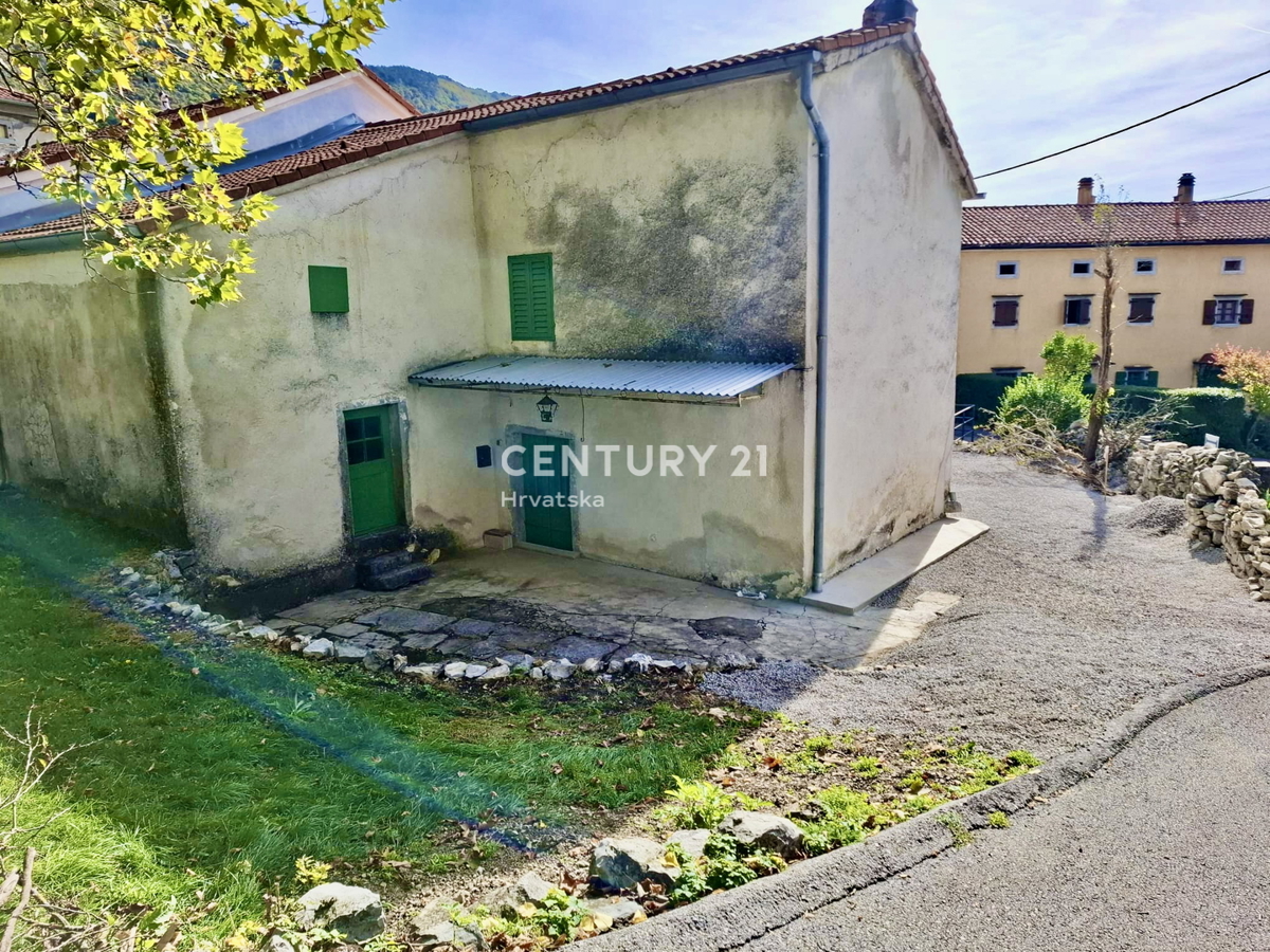 ĆIĆARIJA, BREST, CASA IN PIETRA ABITABILE CIRCONDATA DA NATURA INTACTA