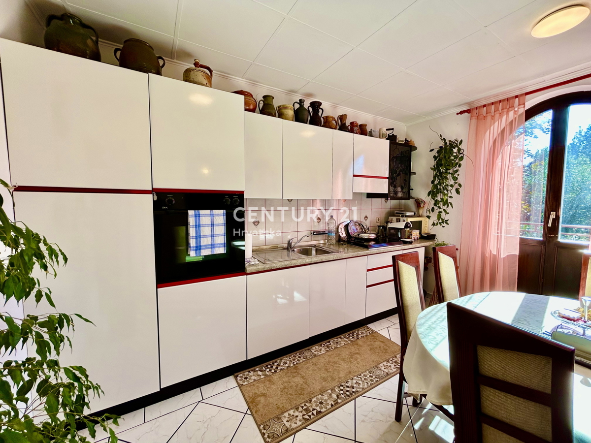 UMAG, DINTORNI, VILLA FAMILIARE CON MOLTO POTENZIALE