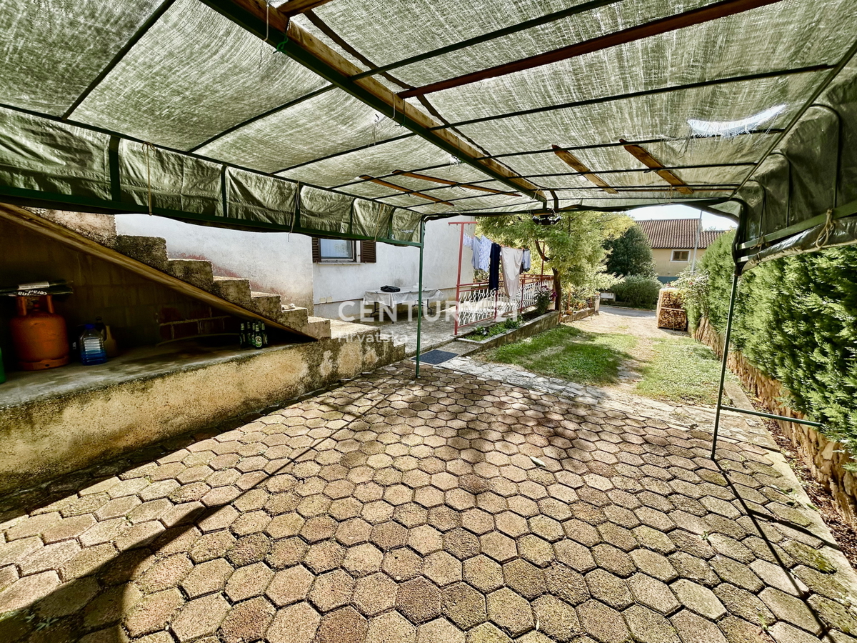 UMAG, DINTORNI, VILLA FAMILIARE CON MOLTO POTENZIALE