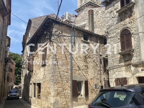 VODNJAN, CASA IN PIETRA DELL'ISTRIA NEL CENTRO