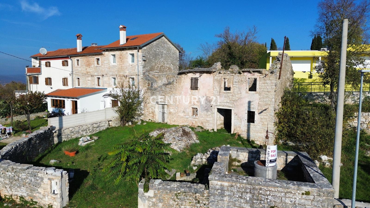 KANFANAR, CASA IN PIETRA CON MOLTO POTENZIALE NEL CENTRO DEL PAESE