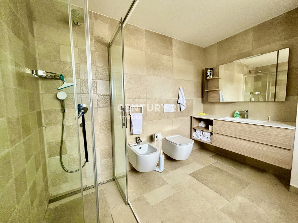 UMAG, DINTORNI, FANTASTICA CASA CON VISTA MARE, OCCASIONE!!