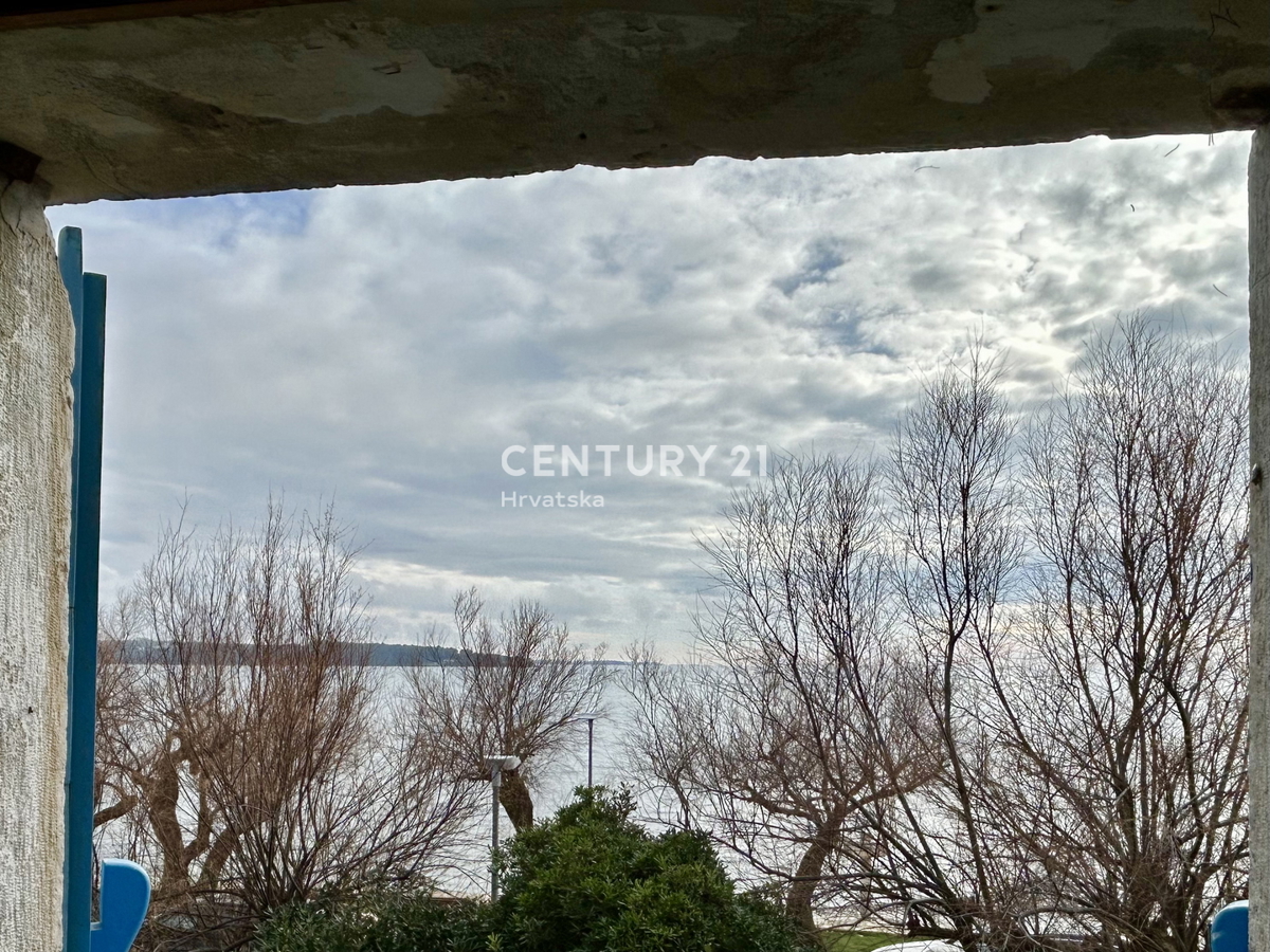 DAJLA, DINTORNI, CASA IN PRIMA FILA SUL MARE E SULLA SPIAGGIA