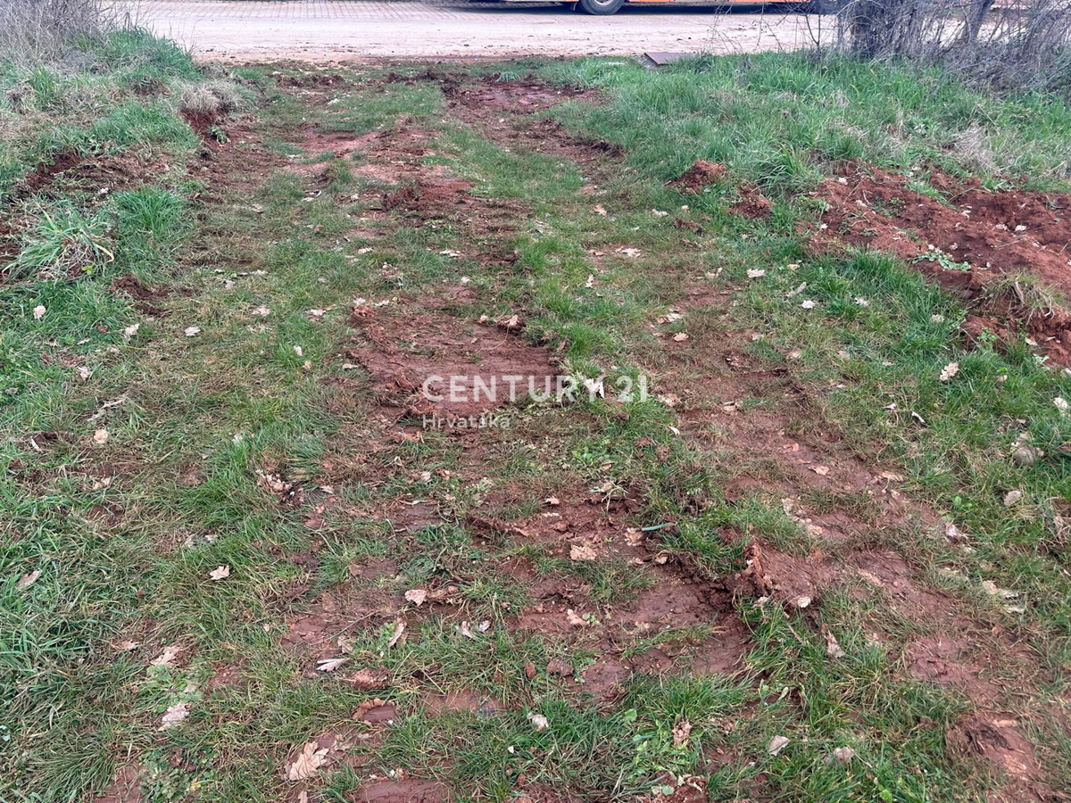 KAŠTELIR, TERRENO EDIFICABILE IN VENDITA