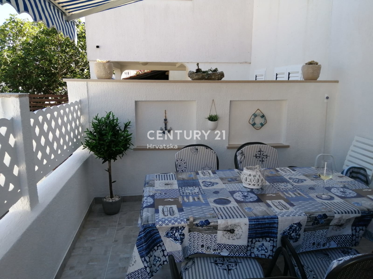 BARBARIGA, VENDESI APPARTAMENTO AL PIANO TERRA CON TERRAZZA, A 500 M DAL MARE