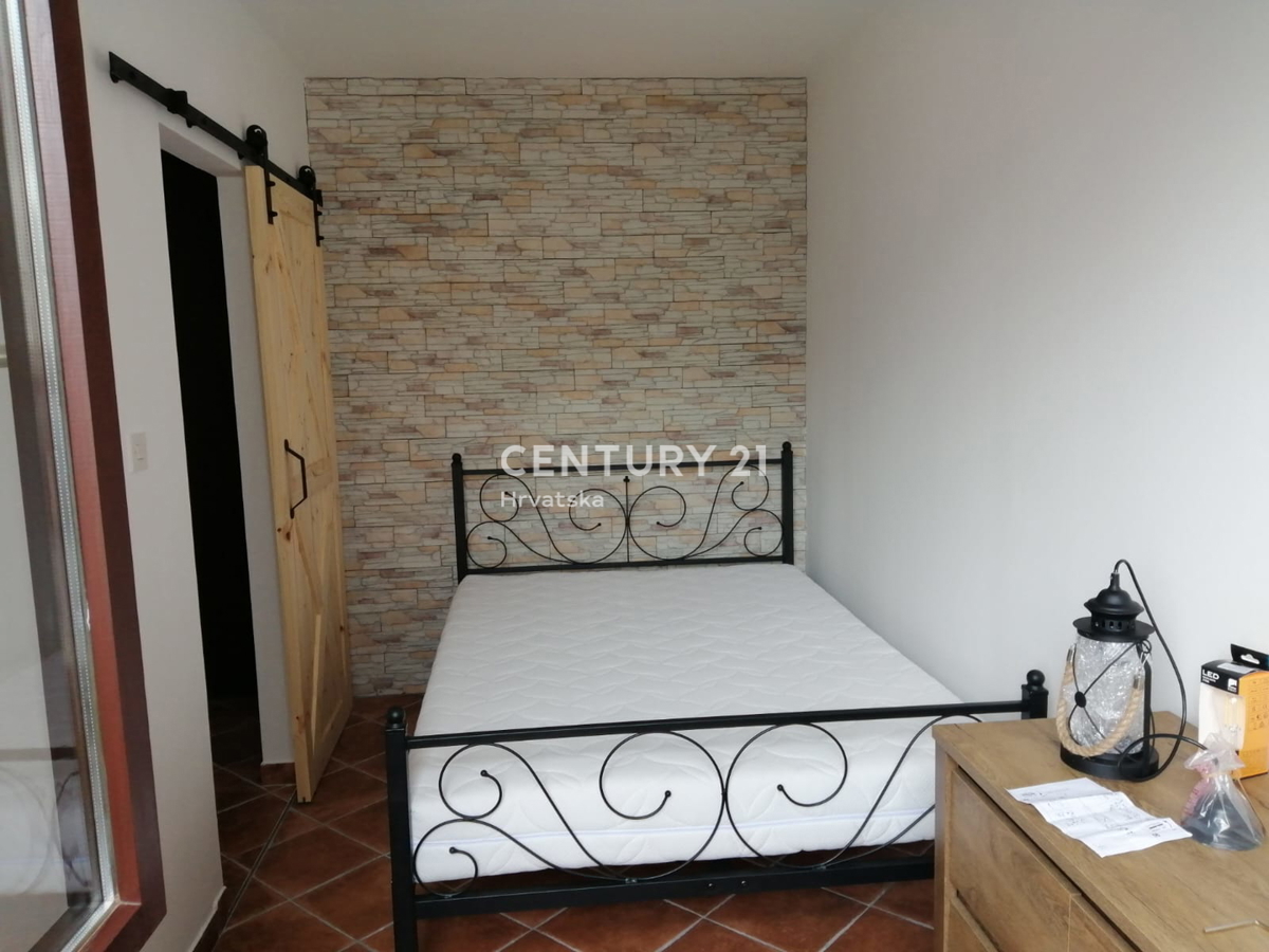 BARBARIGA, VENDESI APPARTAMENTO AL PIANO TERRA CON TERRAZZA, A 500 M DAL MARE