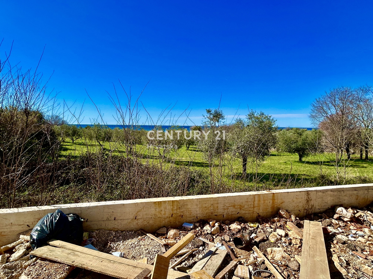 UMAG, DUPLEX CON VISTA PANORAMICA SUL MARE E SULLE DOLOMITI