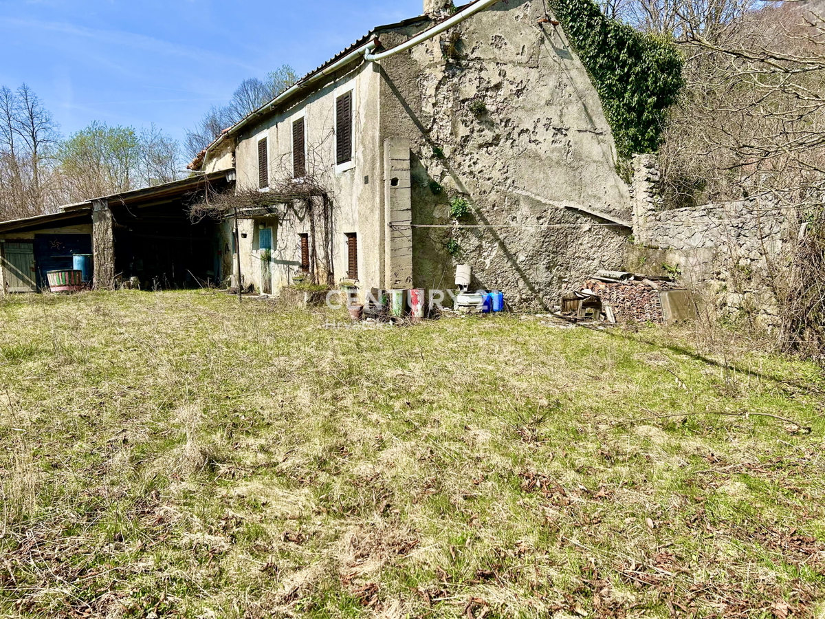 DANE, ĆIĆARIJA, CASA INDIPENDENTE IN PIETRA CON AMPIO CORTILE
