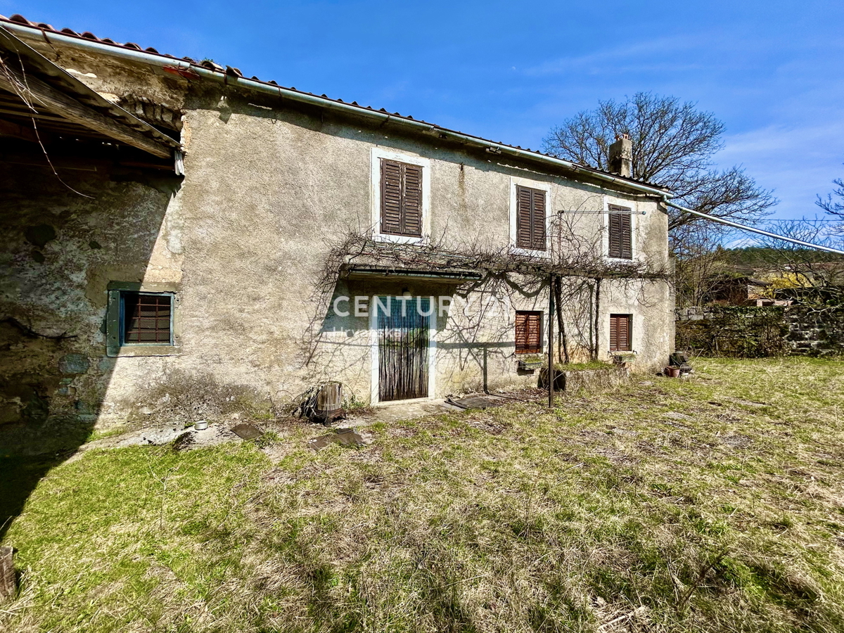 DANE, ĆIĆARIJA, CASA INDIPENDENTE IN PIETRA CON AMPIO CORTILE