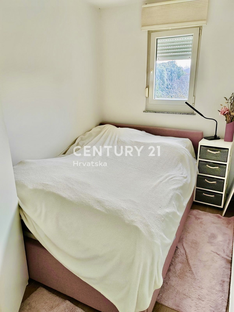 POREČ, ČERVAR PORAT, APPARTAMENTO RISTRUTTURATO IN OTTIMA POSIZIONE