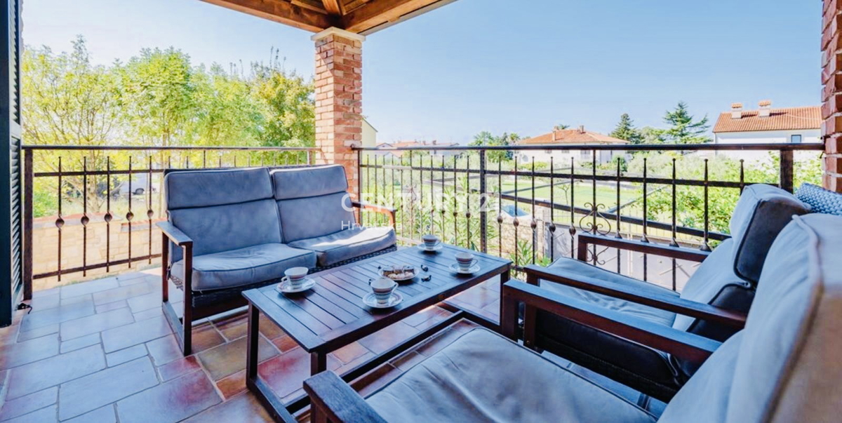 UMAG, DINTORNI, VILLA BIFAMILIARE A SOLI 150 METRI DALLA SPIAGGIA E DAL MARE