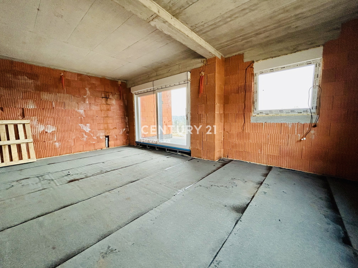 UMAG, DINTORNI, DUPLEX IN NUOVA COSTRUZIONE A SOLO 2 KM DAL MARE