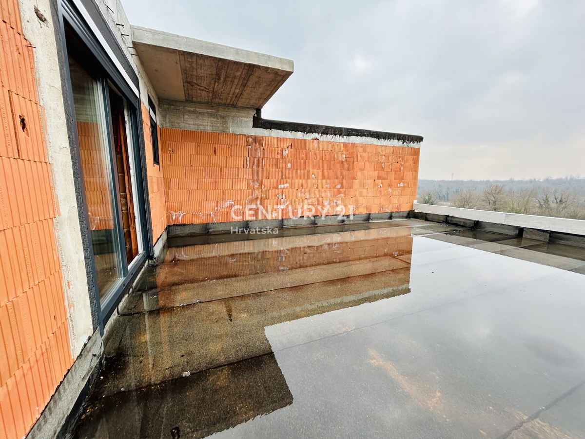 UMAG, DINTORNI, DUPLEX IN NUOVA COSTRUZIONE A SOLO 2 KM DAL MARE