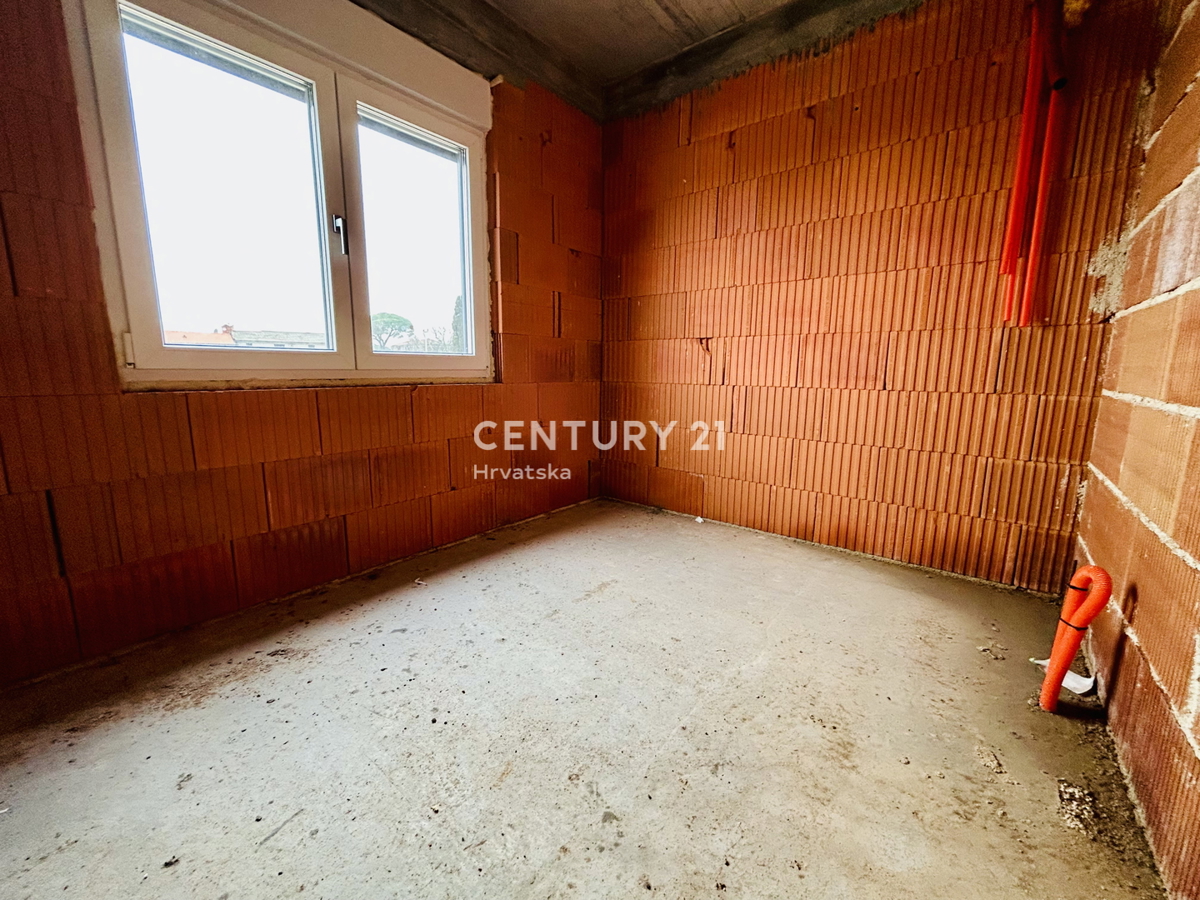 UMAG, DINTORNI, DUPLEX IN NUOVA COSTRUZIONE A SOLO 2 KM DAL MARE