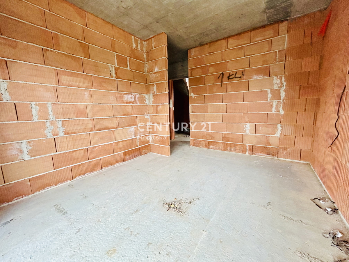 UMAG, DINTORNI, DUPLEX IN NUOVA COSTRUZIONE A SOLO 2 KM DAL MARE