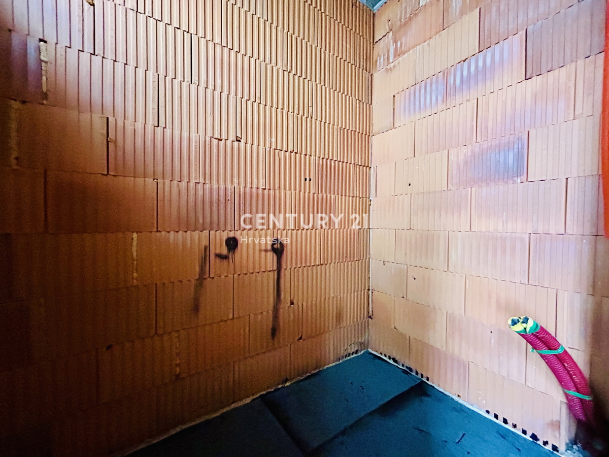 UMAG, DINTORNI, DUPLEX IN NUOVA COSTRUZIONE A SOLO 2 KM DAL MARE