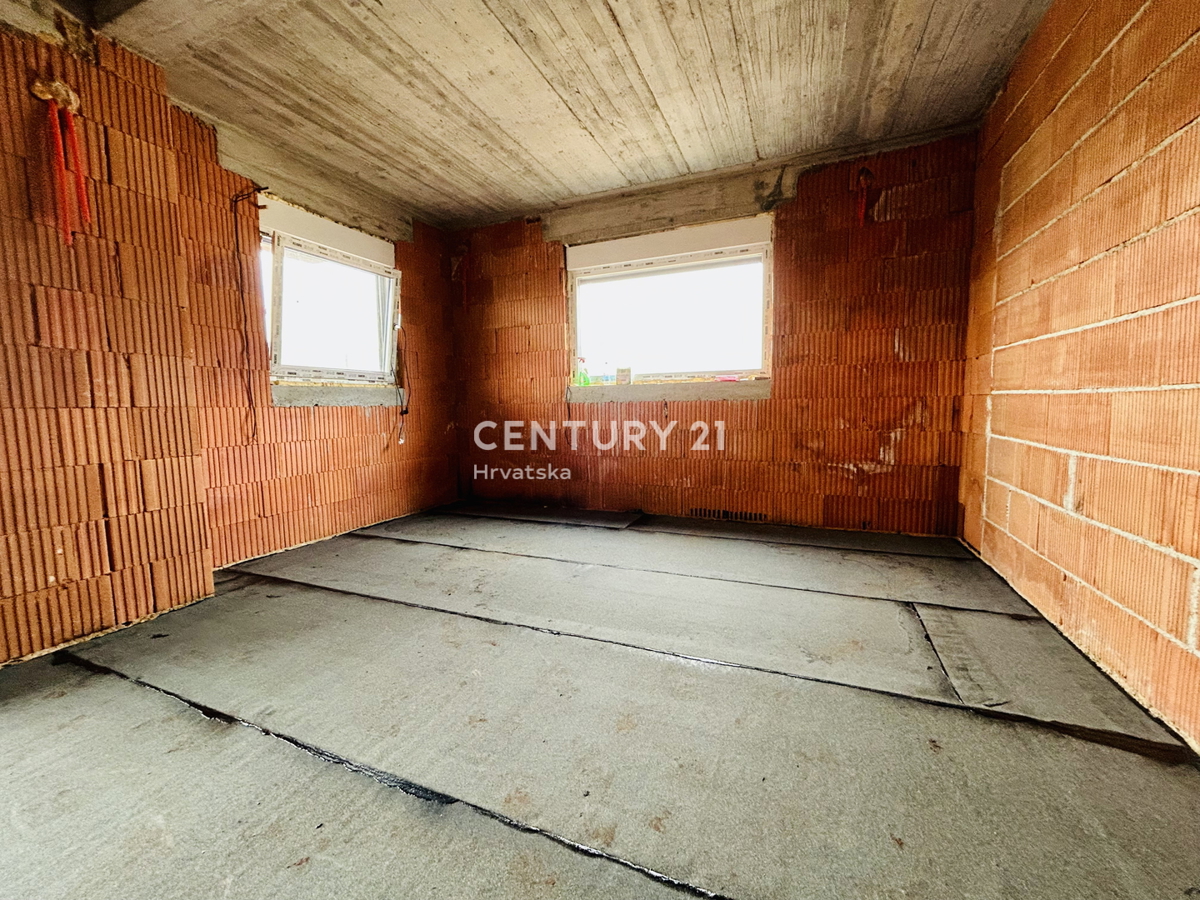 UMAG, DINTORNI, DUPLEX IN NUOVA COSTRUZIONE A SOLO 2 KM DAL MARE